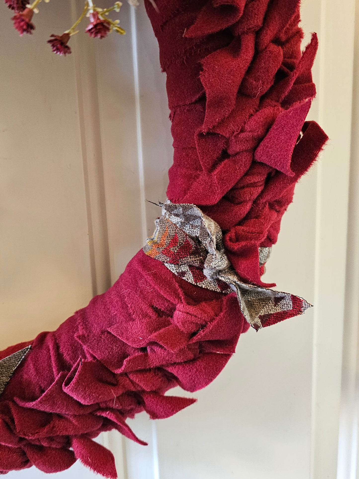 Khaki Trail Cranberry Wreath w/ REAL Pheasant feathers