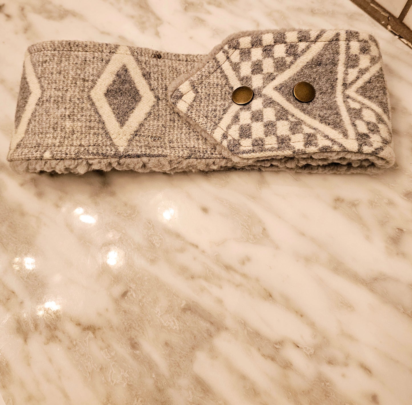 Diamond Ridge White Ear warmers Headband