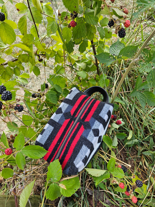 Makeup bag/ Dopp bag/ Toiletry Bag - Rancho Rio Black