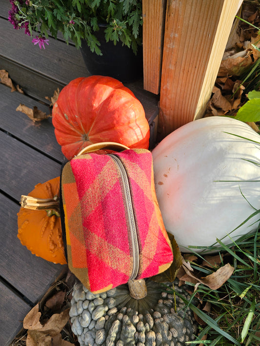 Makeup bag/ Dopp bag- Alto Mesa